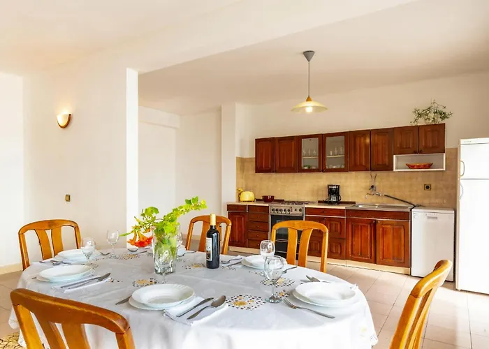 - 02 Apartamento *