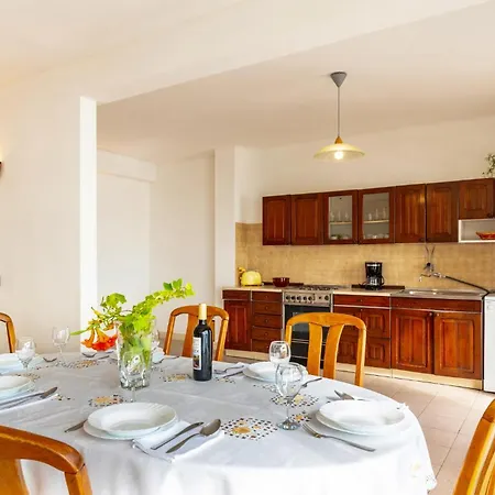 2 Bedroom Front In Blato Apartment *
