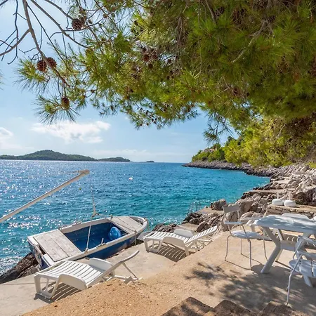 2 Bedroom Front In Blato