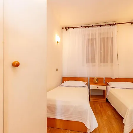 - 02 Appartement